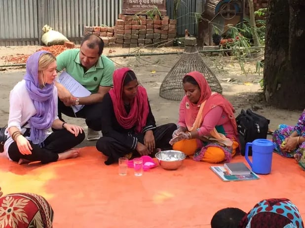 handwashing_demonstration_womens